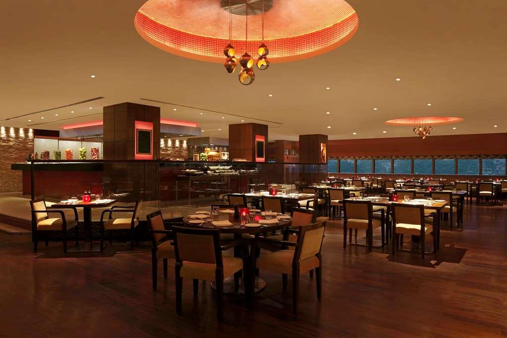 Hilton Garden Inn New Delhi/Saket Restaurant photo