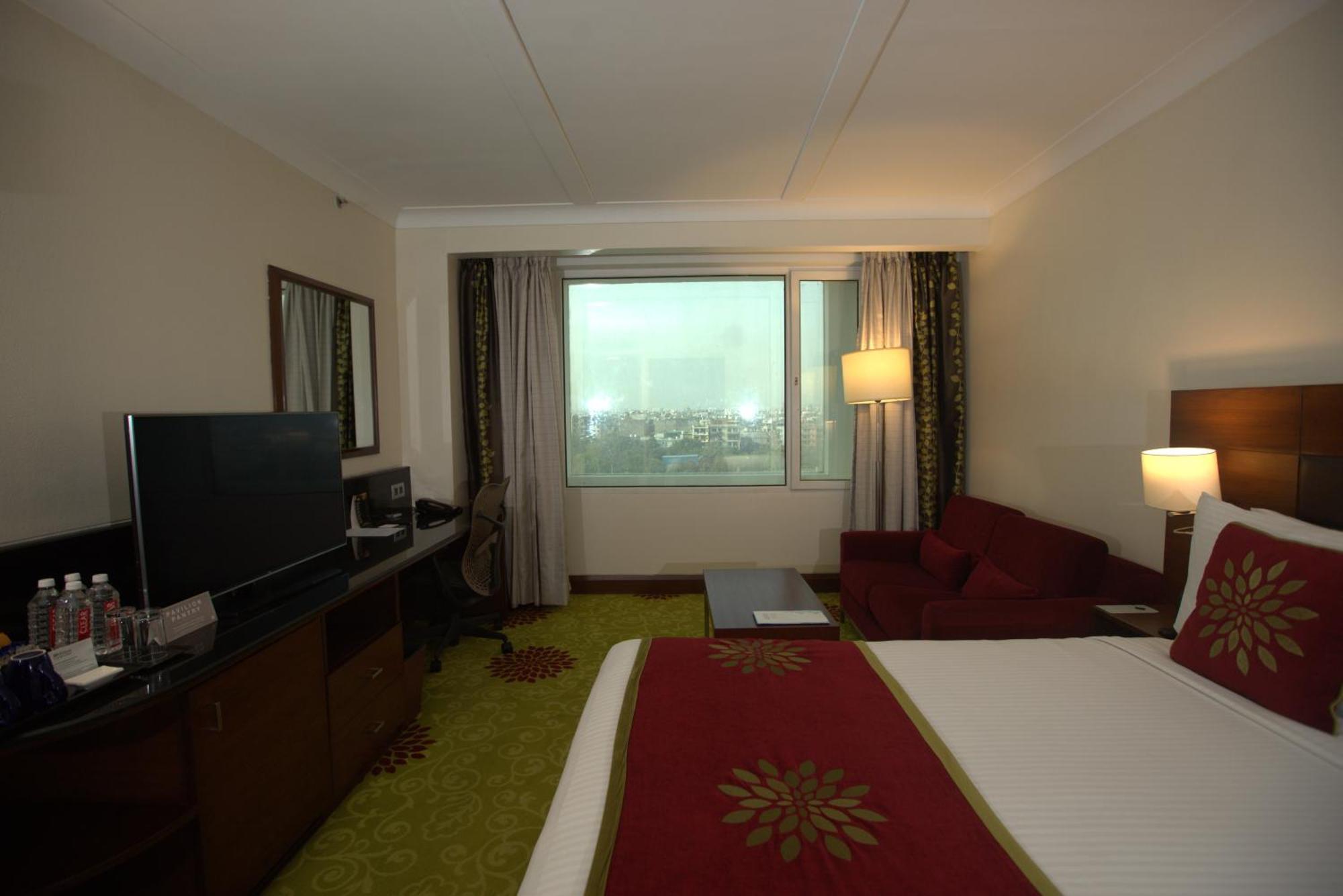 Hilton Garden Inn New Delhi/Saket Exterior photo